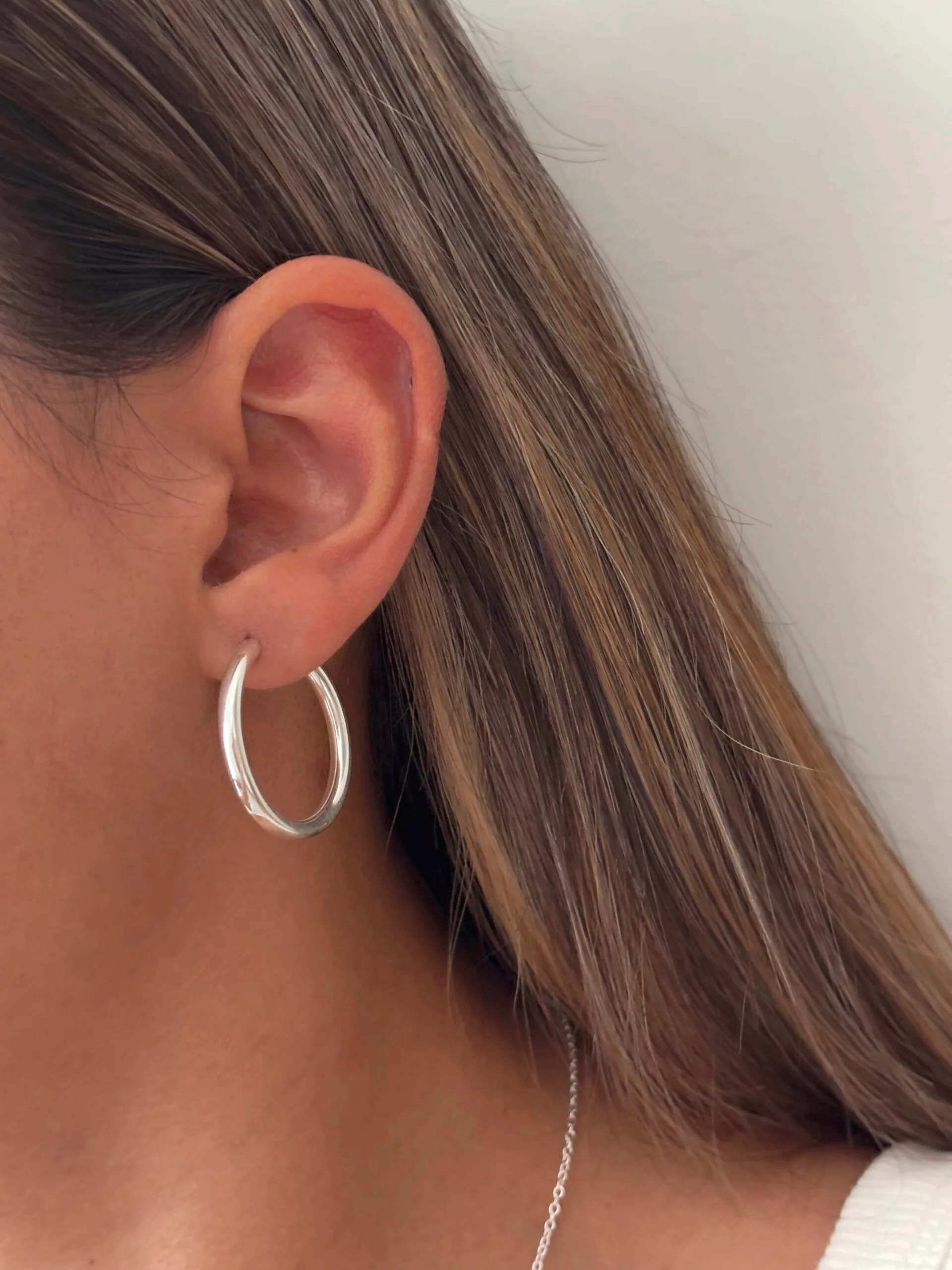 · Argollas cubanas Nina 28 mm ·