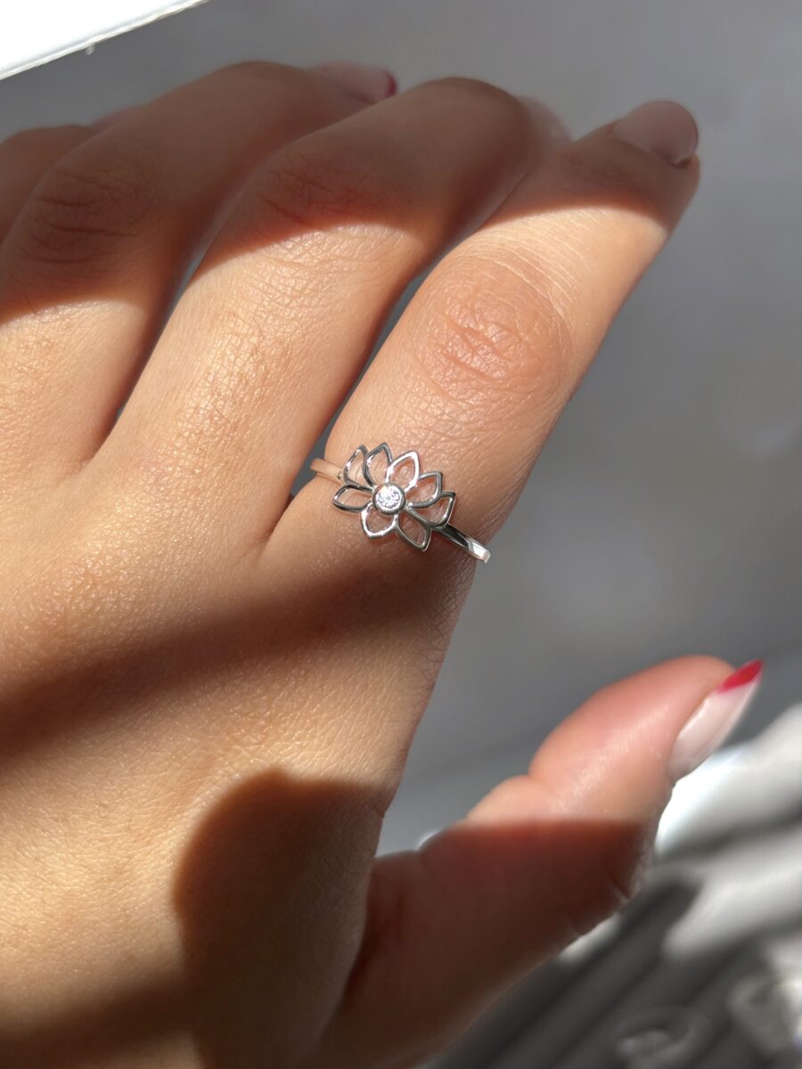 ·Anillo Flor de Loto·
