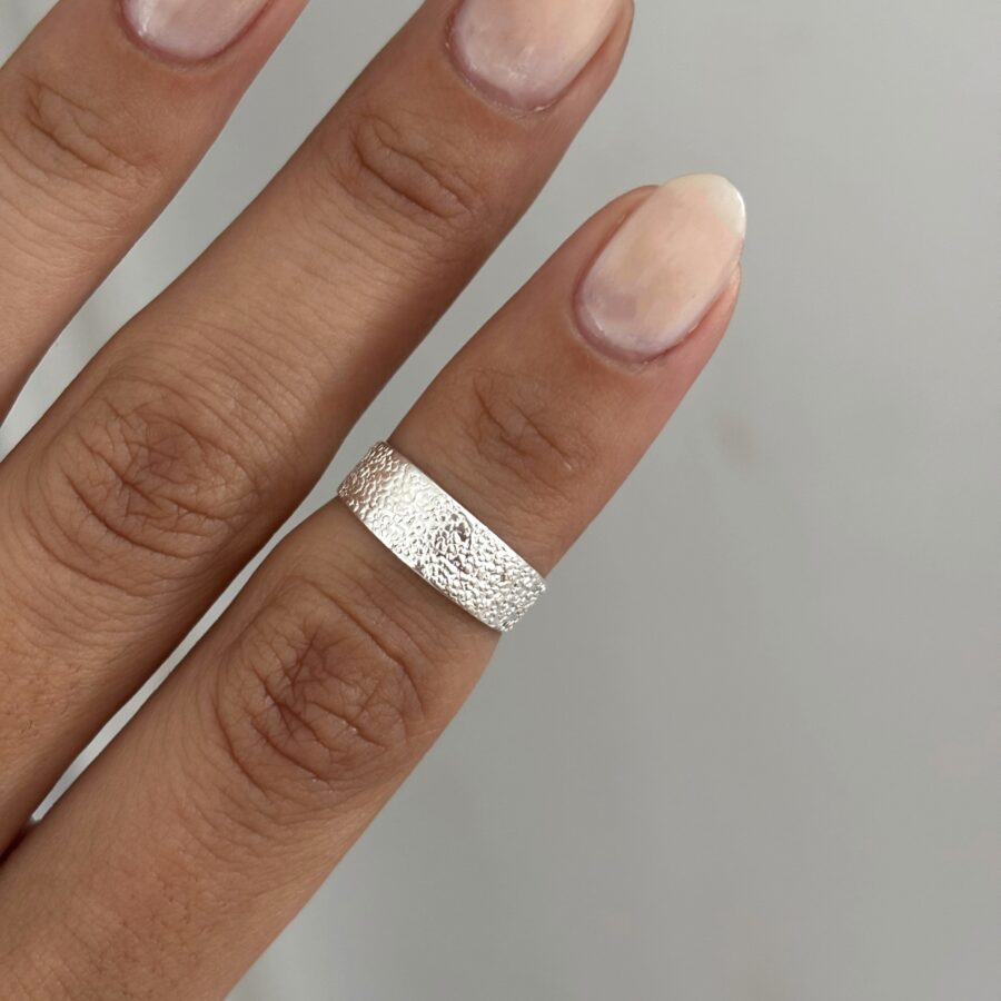 ·Anillo midi labrado·